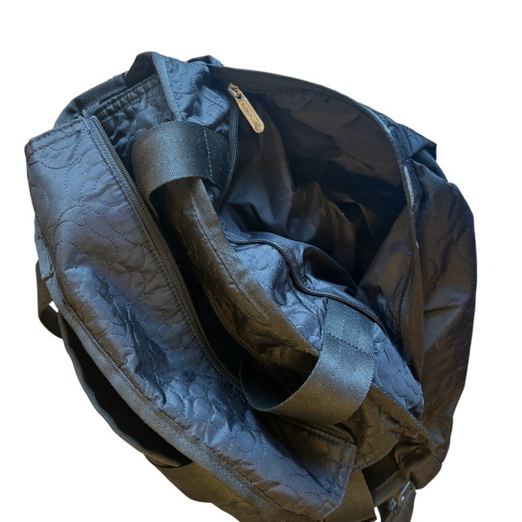 Lesportsac Duffel Bag Travel Black Quilted Large - Picture 9 of 11